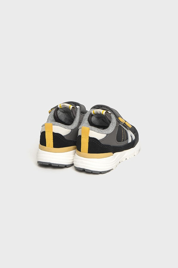 Кросівки 'Seattle' на липучці Mayoral