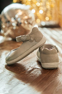 Туфлі 'Minimalist Essentials' з сердечком Mayoral