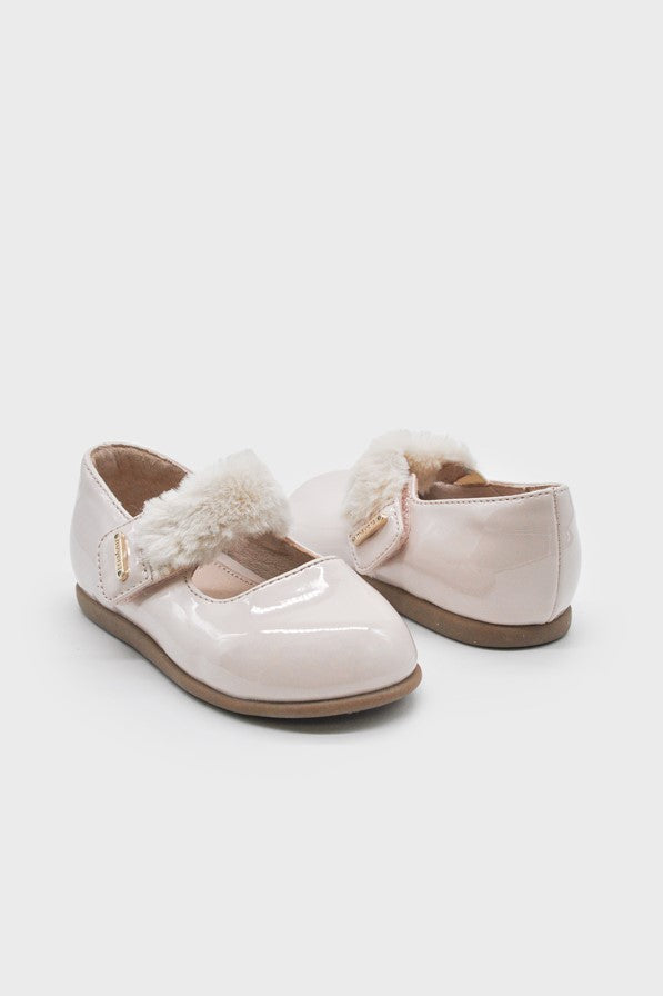 Туфлі 'The Old Blue' оздоблені екохутром Mayoral