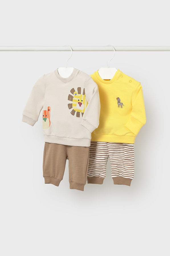 Комплект 'Go To Play' з двох футболок та двох пар штанів Mayoral