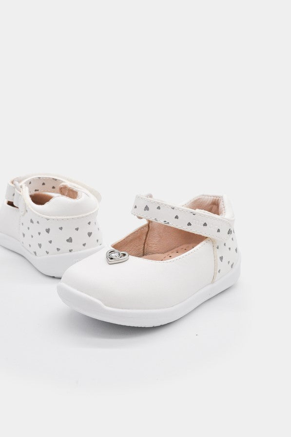 Туфлі 'Azahar' для перших кроків  Mayoral